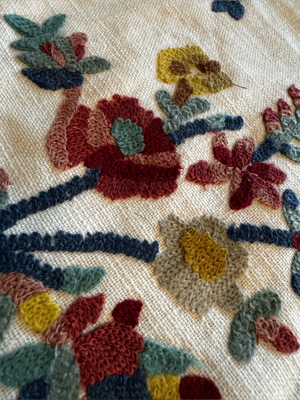 NWT Pottery Barn 18 inch Nora Embroidered Vines Pillow Cover floral cottage - Picture 3 of 9